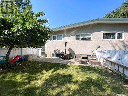 435/439 7Th Avenue Ne, Swift Current, SK - Outdoor With Deck Patio Veranda