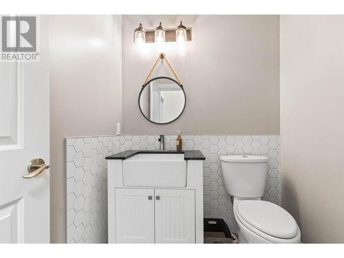5162 Chute Lake Crescent, Kelowna, BC - Indoor Photo Showing Bathroom