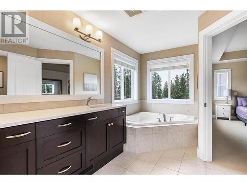 5162 Chute Lake Crescent, Kelowna, BC - Indoor Photo Showing Bathroom