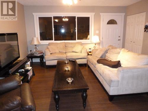 3912 E 53 Avenue, Fort Nelson, BC - Indoor Photo Showing Living Room