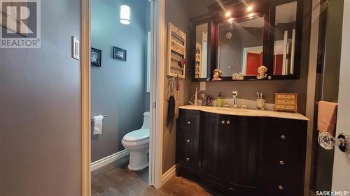 408 5Th Street E, Wilkie, SK - Indoor Photo Showing Bathroom