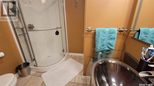 408 5Th Street E, Wilkie, SK - Indoor Photo Showing Bathroom