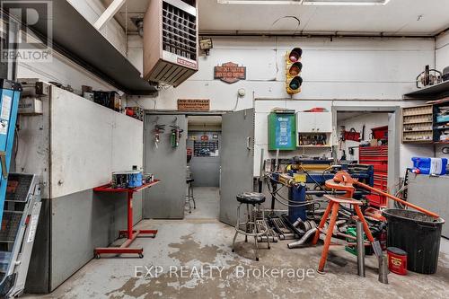 4402 Baseline Road, Georgina, ON - Indoor Photo Showing Garage