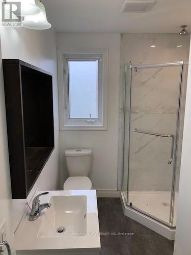 152 Puget Street, Barrie, ON - Indoor Photo Showing Bathroom