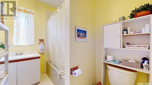 304 2925 14Th Avenue, Regina, SK - Indoor Photo Showing Bathroom