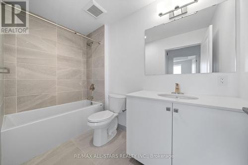206 - 19B West Street N, Kawartha Lakes, ON - Indoor Photo Showing Bathroom