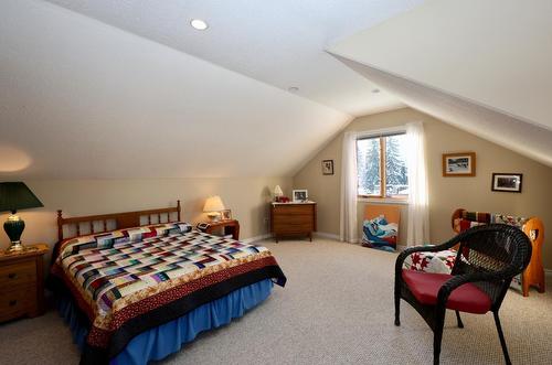 1508 Poplar Street, Golden, BC - Indoor Photo Showing Bedroom