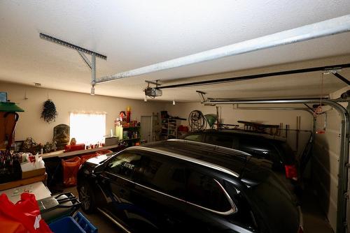 1508 Poplar Street, Golden, BC - Indoor Photo Showing Garage