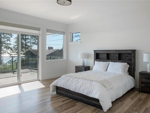 1349 Galerno Rd, Campbell River, BC - Indoor Photo Showing Bedroom