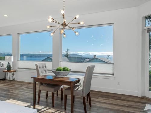 1349 Galerno Rd, Campbell River, BC - Indoor Photo Showing Dining Room