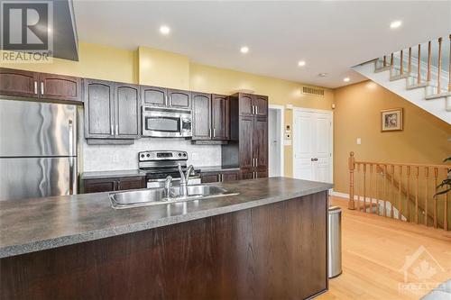 312 Royal Fern Way, Ottawa, ON - Indoor Photo Showing Kitchen With Double Sink