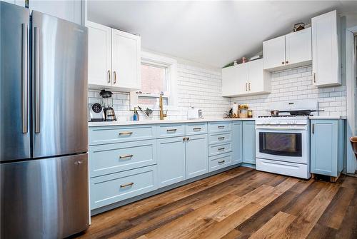 193 Locke Street N, Hamilton, ON - Indoor Photo Showing Kitchen With Upgraded Kitchen