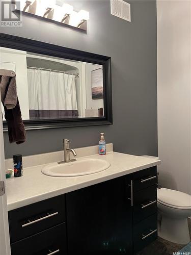 177 5Th Avenue, Esterhazy, SK - Indoor Photo Showing Bathroom