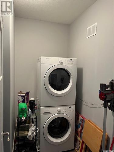 177 5Th Avenue, Esterhazy, SK - Indoor Photo Showing Laundry Room