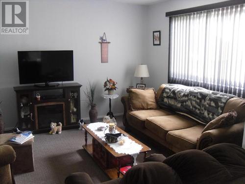 331 Grand Bay Road W, Port Aux Basques, NL - Indoor Photo Showing Living Room