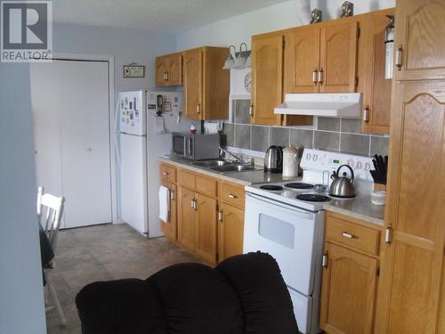 331 Grand Bay Road W, Port Aux Basques, NL - Indoor Photo Showing Kitchen With Double Sink