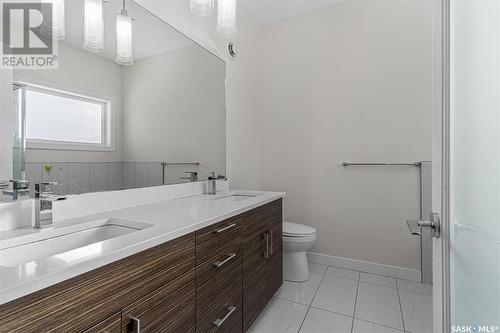 354 Fast Court, Saskatoon, SK - Indoor Photo Showing Bathroom