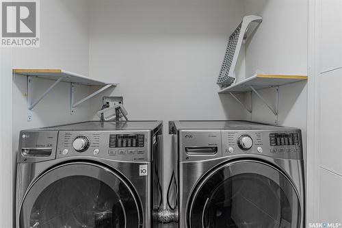 354 Fast Court, Saskatoon, SK - Indoor Photo Showing Laundry Room