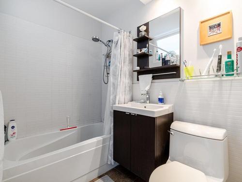 Bathroom - 8905  - 8907 2E Avenue, Montréal (Villeray/Saint-Michel/Parc-Extension), QC - Indoor Photo Showing Bathroom