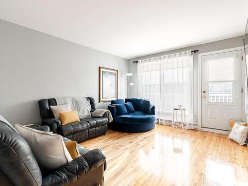 Living room - 8905  - 8907 2E Avenue, Montréal (Villeray/Saint-Michel/Parc-Extension), QC - Indoor Photo Showing Living Room