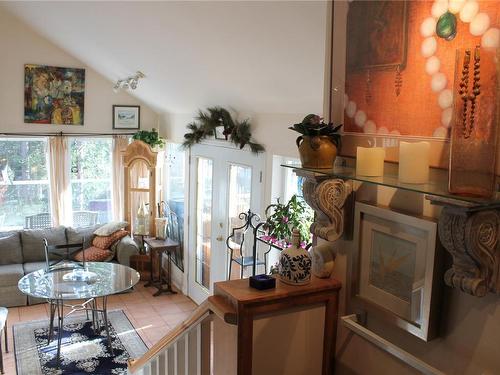 4881 Pirates Rd, Pender Island, BC - Indoor With Fireplace