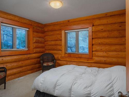 18530 Pacific Rim Hwy, Port Alberni, BC - Indoor Photo Showing Bedroom