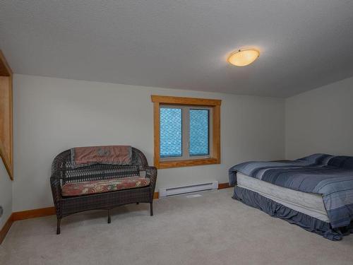 18530 Pacific Rim Hwy, Port Alberni, BC - Indoor Photo Showing Bedroom
