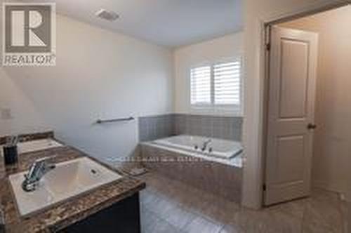 165 East Shore Dr, Clarington, ON - Indoor Photo Showing Bathroom
