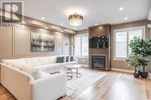 165 East Shore Dr, Clarington, ON - Indoor Photo Showing Living Room With Fireplace