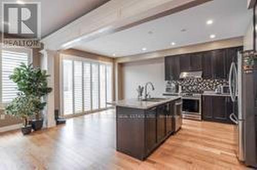 165 East Shore Drive, Clarington, ON - Indoor Photo Showing Kitchen With Upgraded Kitchen