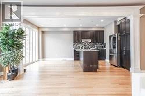 165 East Shore Drive, Clarington, ON - Indoor Photo Showing Kitchen With Upgraded Kitchen