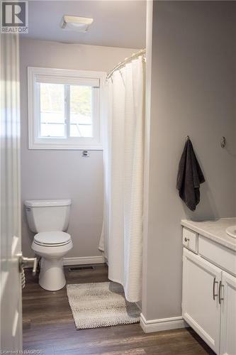 109 Shepard Lake Road, Georgian Bluffs, ON - Indoor Photo Showing Bathroom