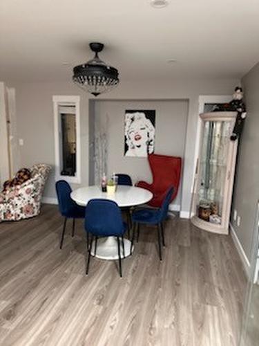 850 Hollywood Road, Kelowna, BC - Indoor Photo Showing Dining Room