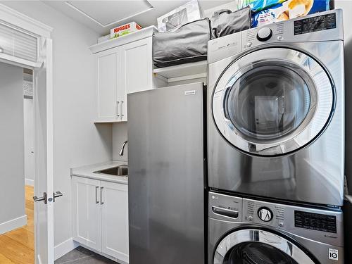 236 Amity Way, Parksville, BC - Indoor Photo Showing Laundry Room