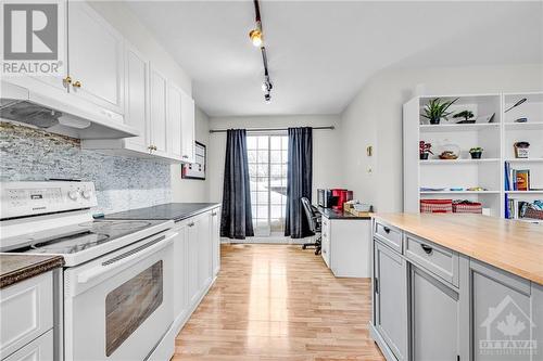 143 Castlegreen Private, Ottawa, ON - Indoor Photo Showing Kitchen