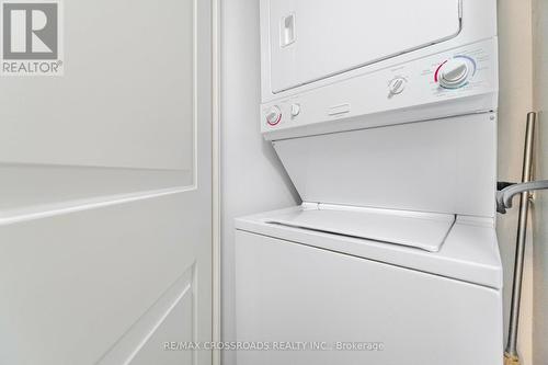 #809 -190 Borough Dr, Toronto, ON - Indoor Photo Showing Laundry Room
