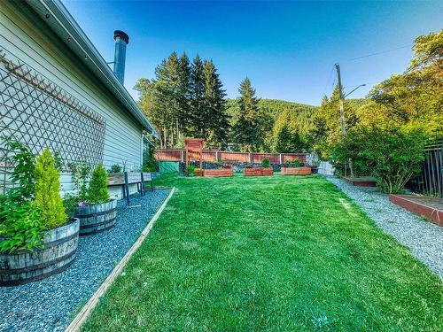 10651 Youbou Rd, Youbou, BC - Outdoor