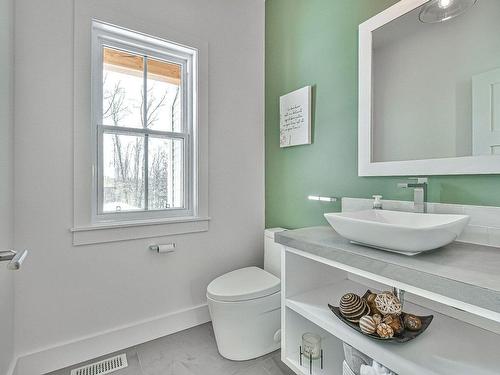 Powder room - 55 Ch. De L'Orge, Sainte-Anne-Des-Lacs, QC - Indoor Photo Showing Bathroom