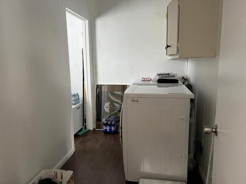 Salle de lavage - 453 Ch. De La Gap, Notre-Dame-Du-Nord, QC - Indoor Photo Showing Laundry Room