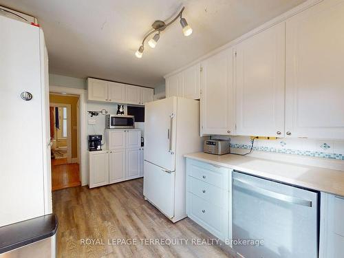 24 Pine St, Belleville, ON - Indoor Photo Showing Kitchen