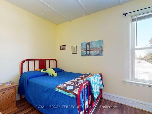 24 Pine St, Belleville, ON - Indoor Photo Showing Bedroom