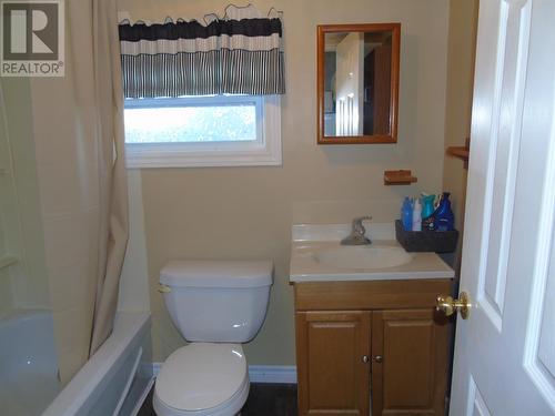 21 Fourth Street, Bell Island, NL - Indoor Photo Showing Bathroom