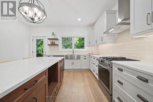 283 Clyde Street, Cobourg, ON - Indoor Photo Showing Kitchen With Upgraded Kitchen
