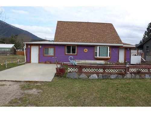 311 7Th Avenue, Nakusp, BC - Outdoor With Exterior