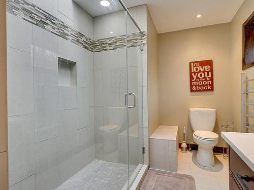 Ensuite bathroom - 33 Ch. De La Calaca, Saint-Sauveur, QC - Indoor Photo Showing Bathroom