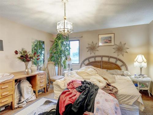 3912 Braefoot Rd, Saanich, BC - Indoor Photo Showing Bedroom
