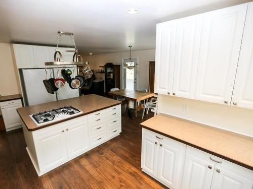 1612 Flume Road, Barriere, BC - Indoor Photo Showing Kitchen