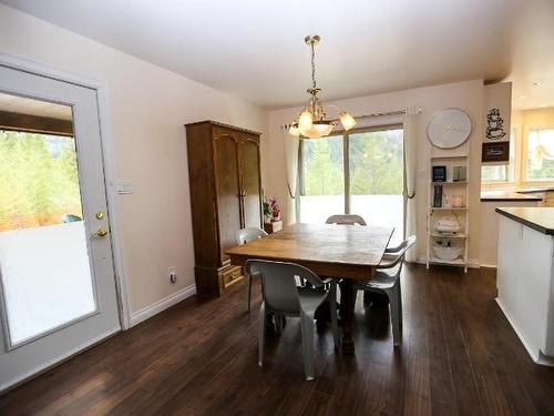 1612 Flume Road, Barriere, BC - Indoor Photo Showing Dining Room