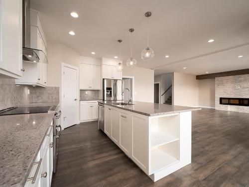 2636 Bentall Drive, Kamloops, BC - Indoor Photo Showing Kitchen With Upgraded Kitchen