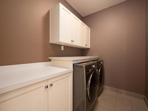 2636 Bentall Drive, Kamloops, BC - Indoor Photo Showing Laundry Room